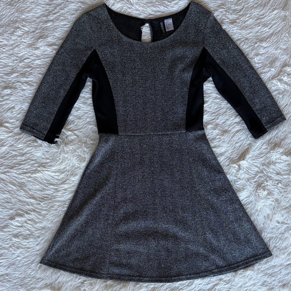 H&M Divided Black and Gray Three-Quarter Sleeve Dress